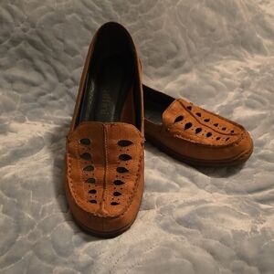 Umberto Raffini Women's Brown Loafers EUC Size 37 (US 6.5)
